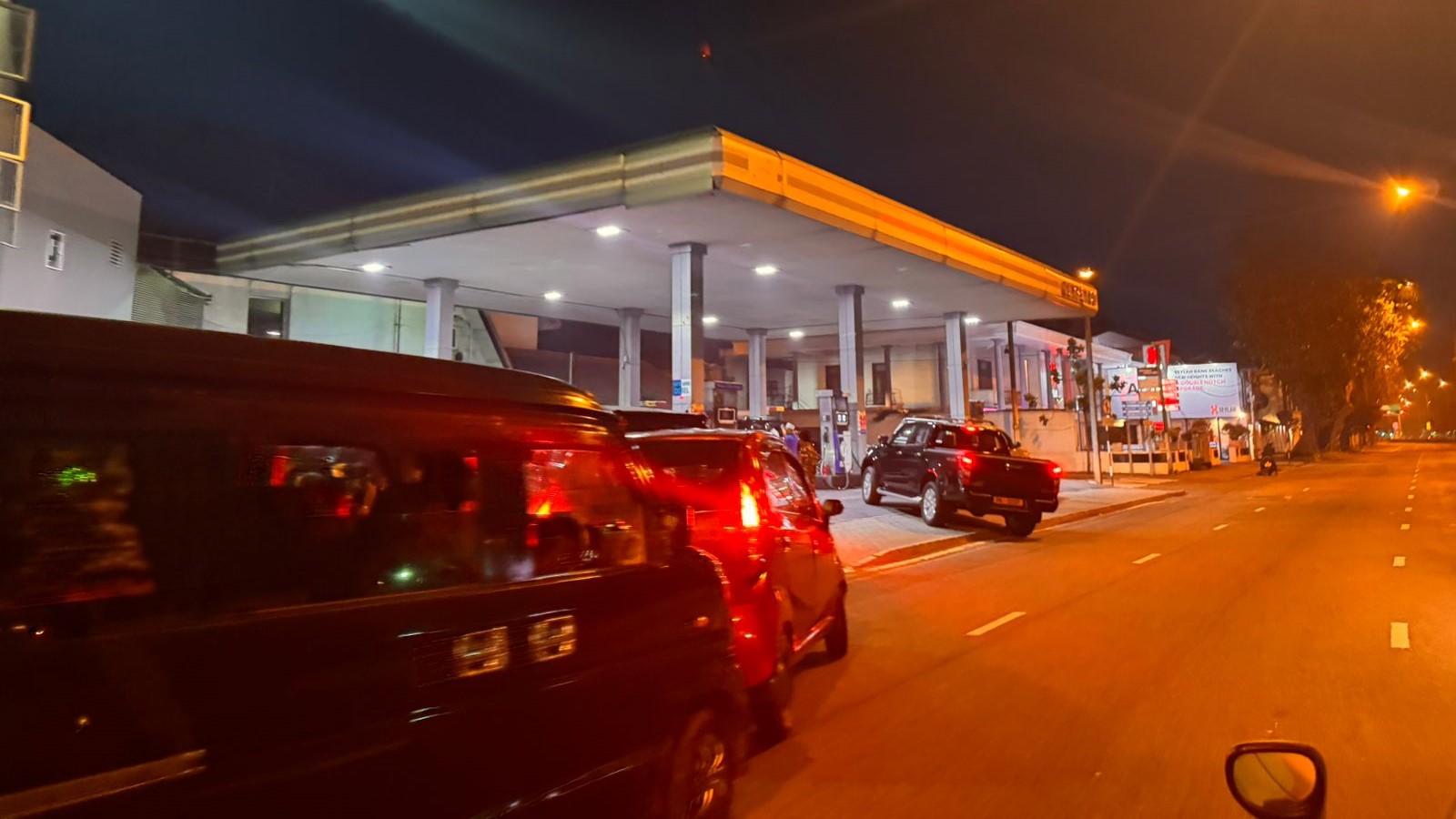 Sri Lanka Expedites Fuel Supply for Exporters Amid Shortage, Announces EDB Chief