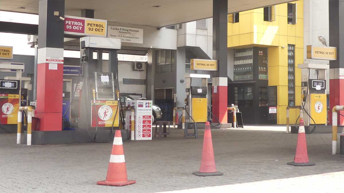 “Fuel App Provides Real-Time Updates on Stock Availability Amidst Sri Lanka’s Fuel Shortage”